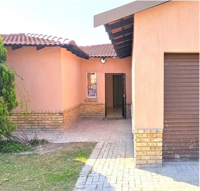3 Bedroom Property for Sale in Waterval East North West
